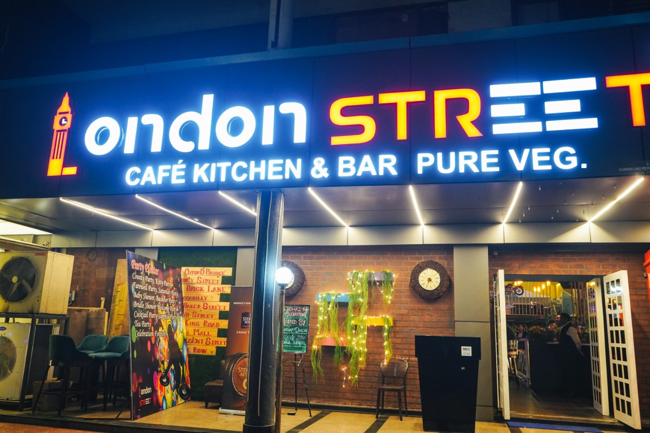 LONDON STREET CAFE